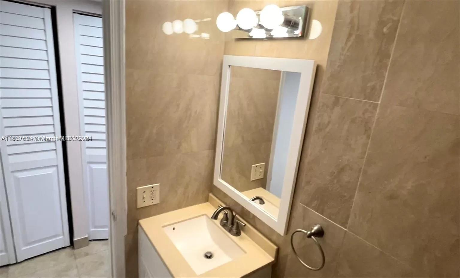 3690 N 56th Ave #916, Hollywood, Florida image 13