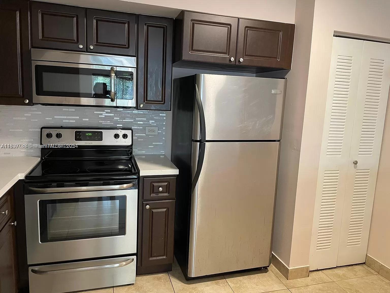 3690 N 56th Ave #916, Hollywood, Florida image 3