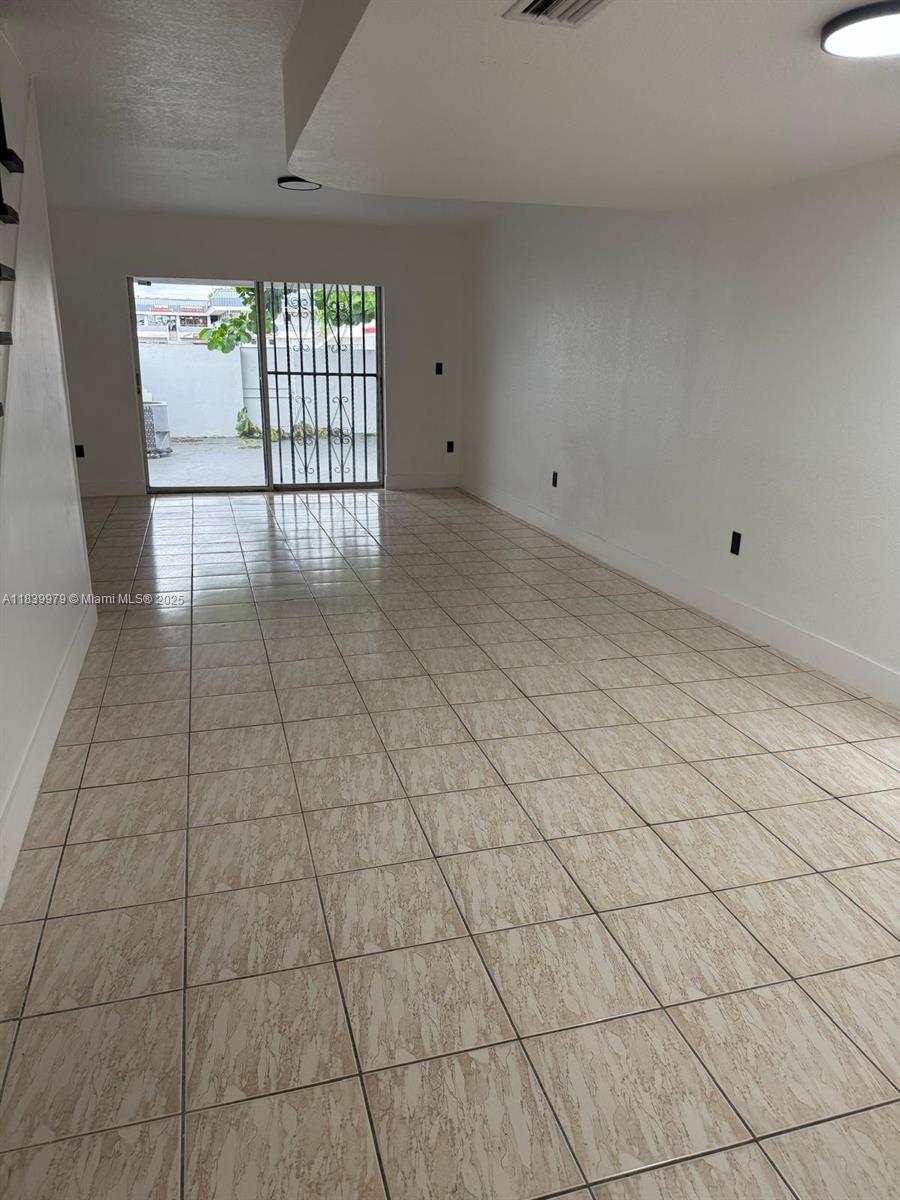 3860 W 11th Ln, Hialeah, Florida image 11