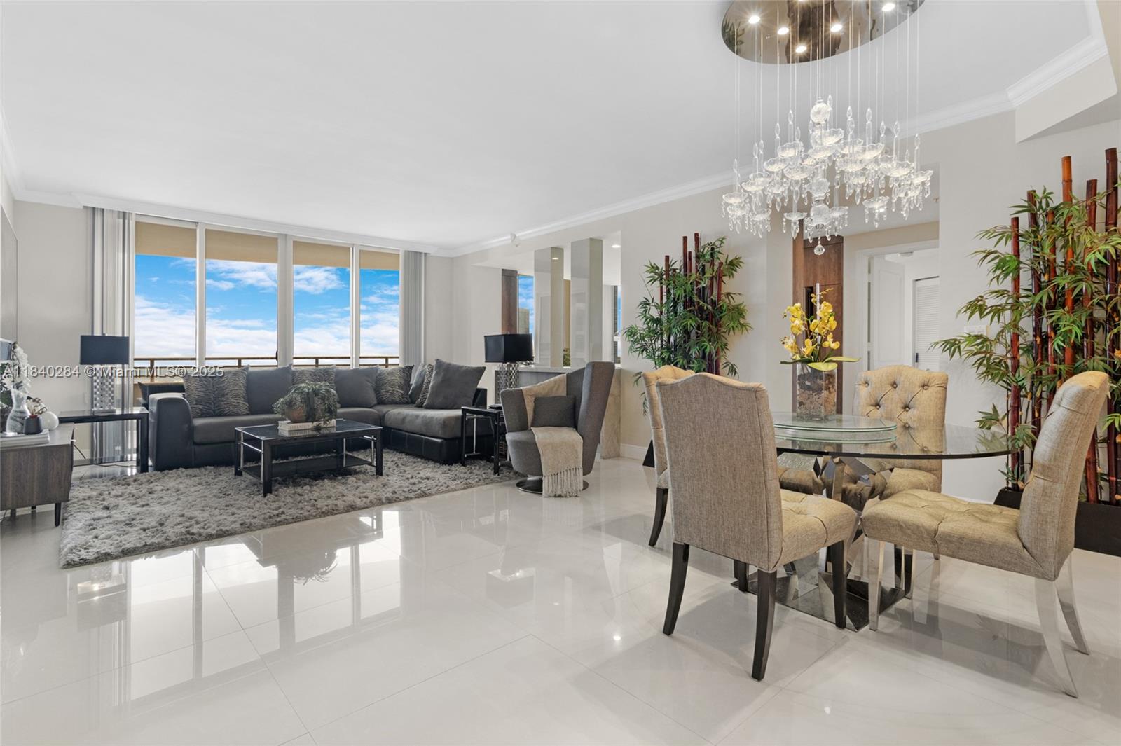 Apartamento para Alugar em Miami, FL