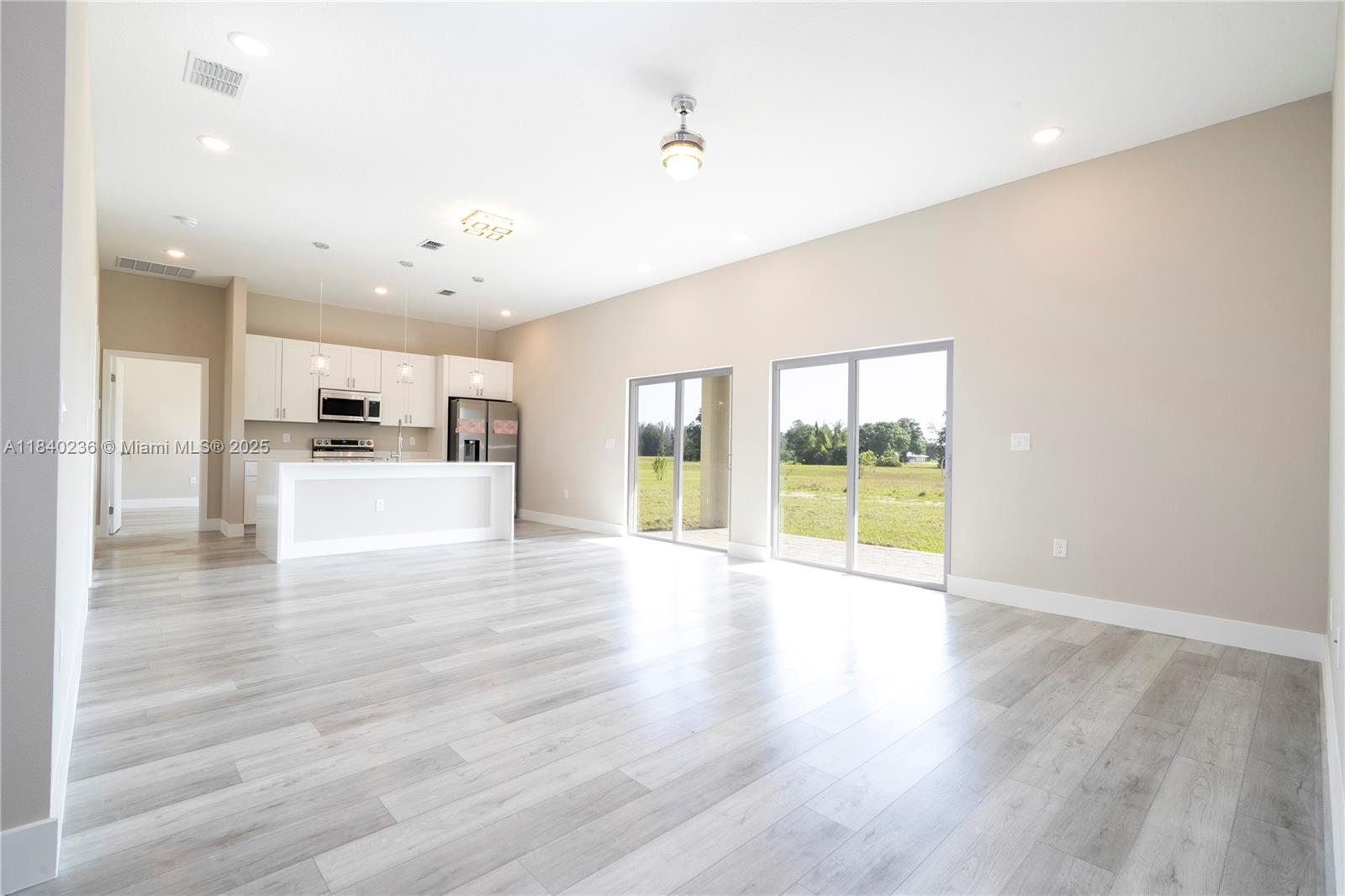 357 Costa Bravo Drive, Sebring, Florida image 2