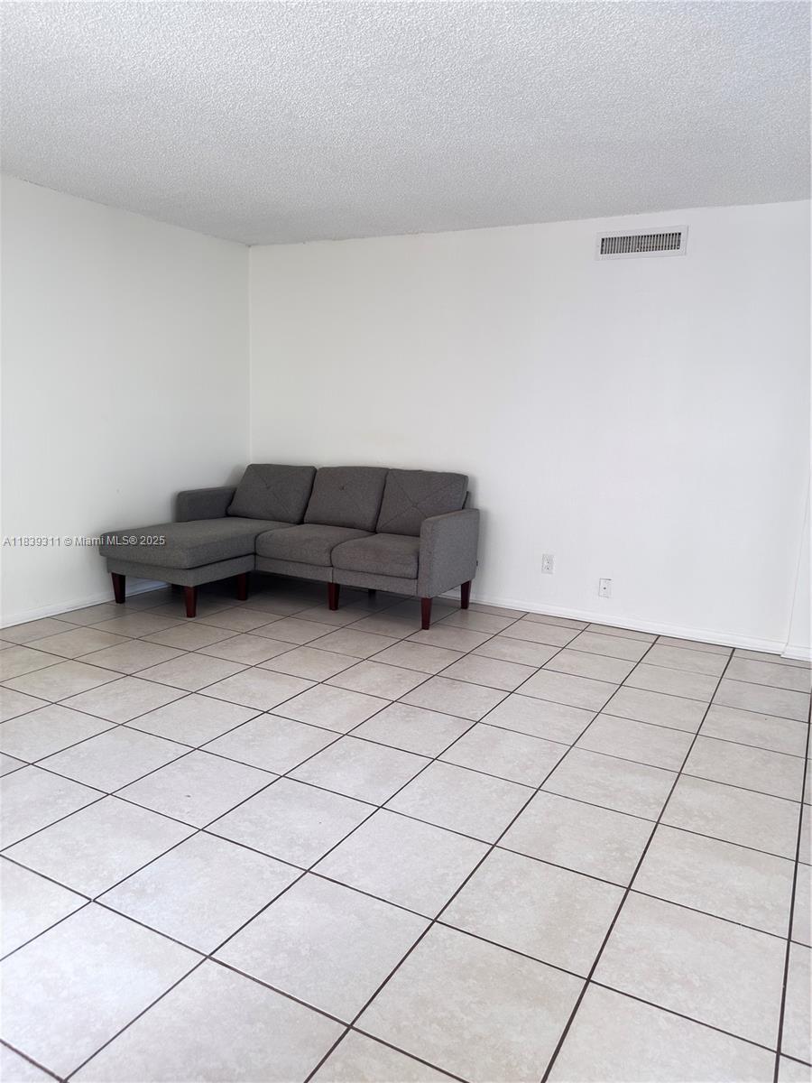 6900 SW 39th St #208J, Davie, Florida image 4