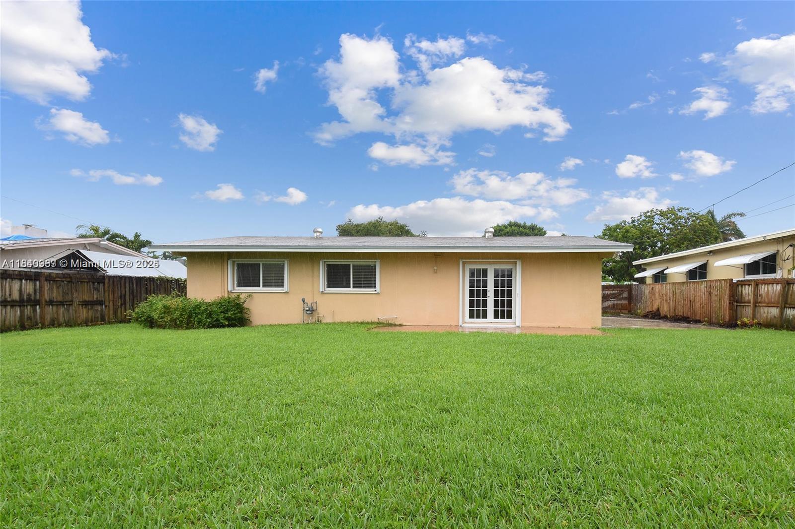 For Rent in Cutler Bay!
Spacious home in a top neighborhood, just minutes from Publix, great schools, and Black Point Marina.

Features include a washer/dryer, garage with plenty of storage, and a large backyard perfect for relaxing or entertaining. Boat? There's room to park it!

Enjoy comfort, convenience, and space all in a quiet, family-friendly community.

Tenant responsible for all utilities (electricity, water, internet, lawn maintenance, etc.) First month, last month, and security deposit required No smoking Pets considered with additional deposit