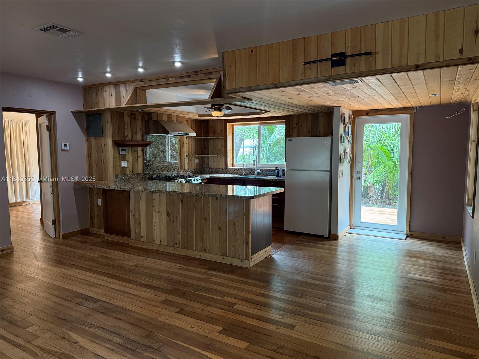 Property photo # 3