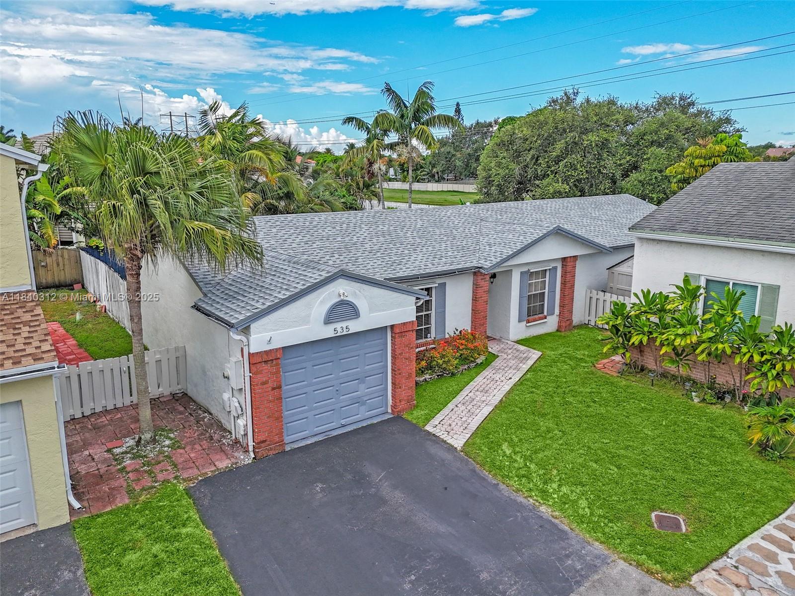 535 Radford Ter, Davie, Florida image 2