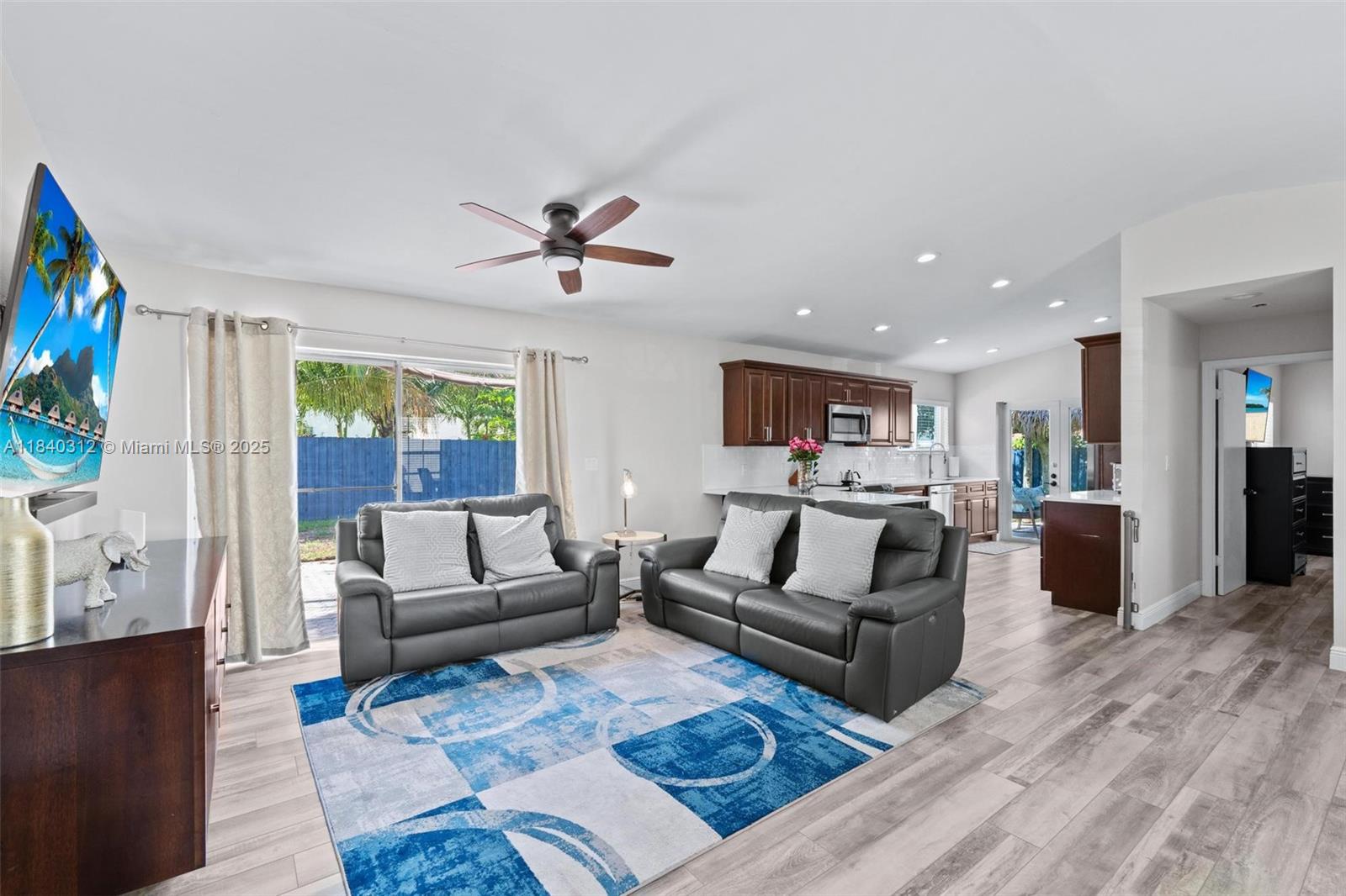 535 Radford Ter, Davie, Florida image 6