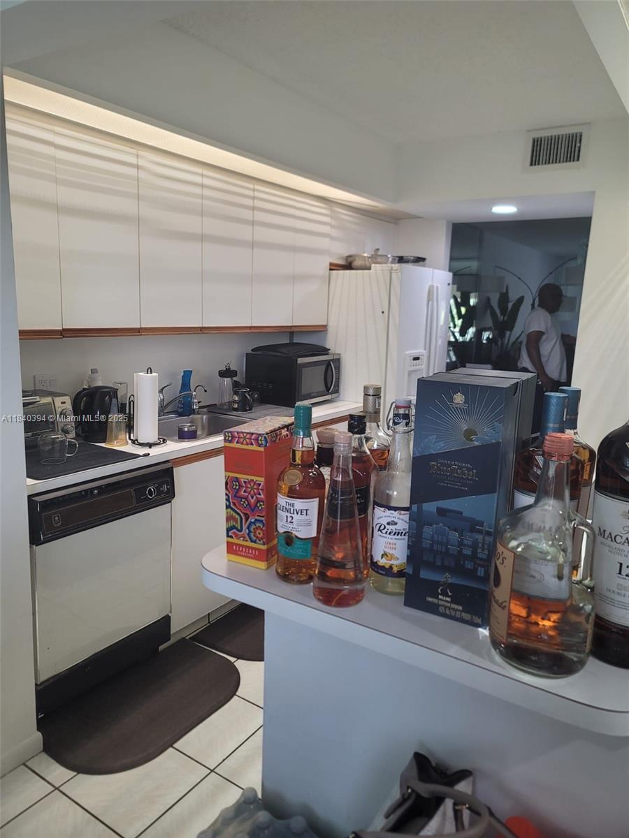 12950 SW 7th Ct #404A, Pembroke Pines, Florida image 30