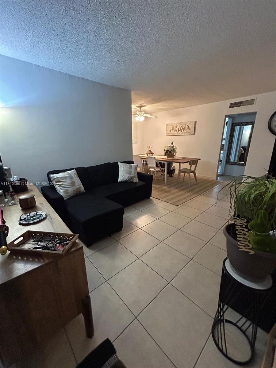 1100 NE 1st Ct #104, Hallandale Beach, Florida image 16