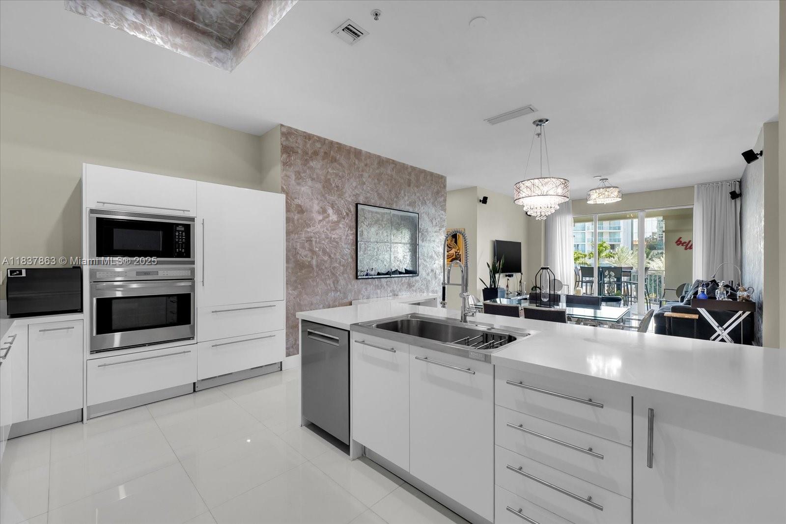 200 Sunny Isles Blvd #TH-404, Sunny Isles Beach, Florida image 8