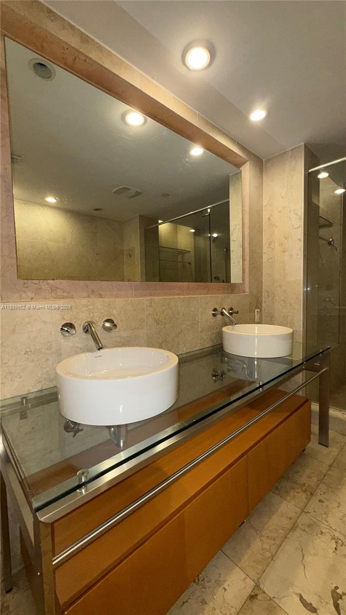 6000 Collins Ave #323, Miami Beach, Florida image 21