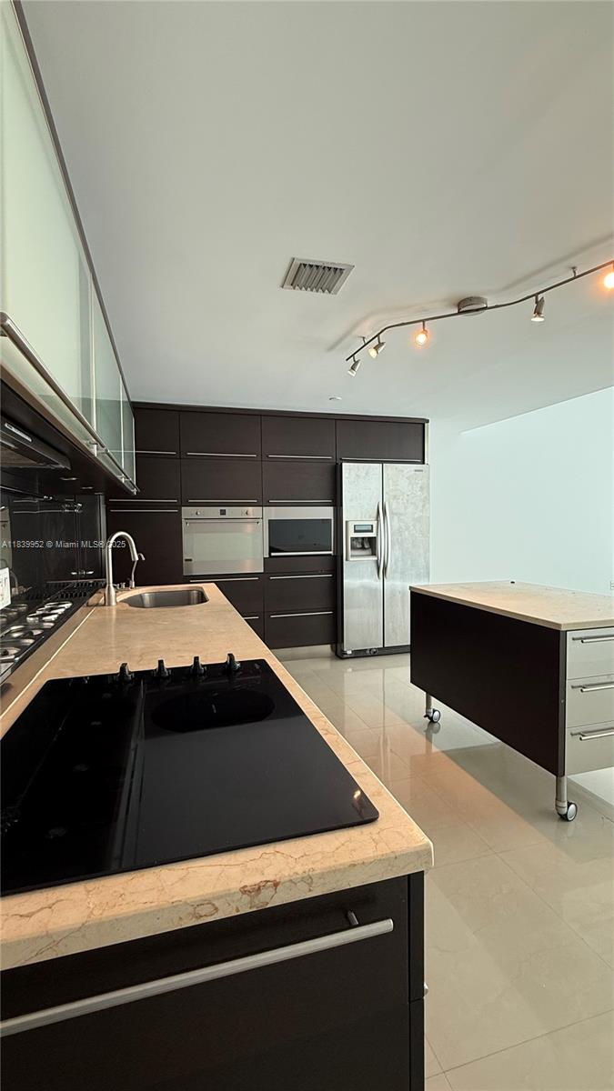 6000 Collins Ave #323, Miami Beach, Florida image 9