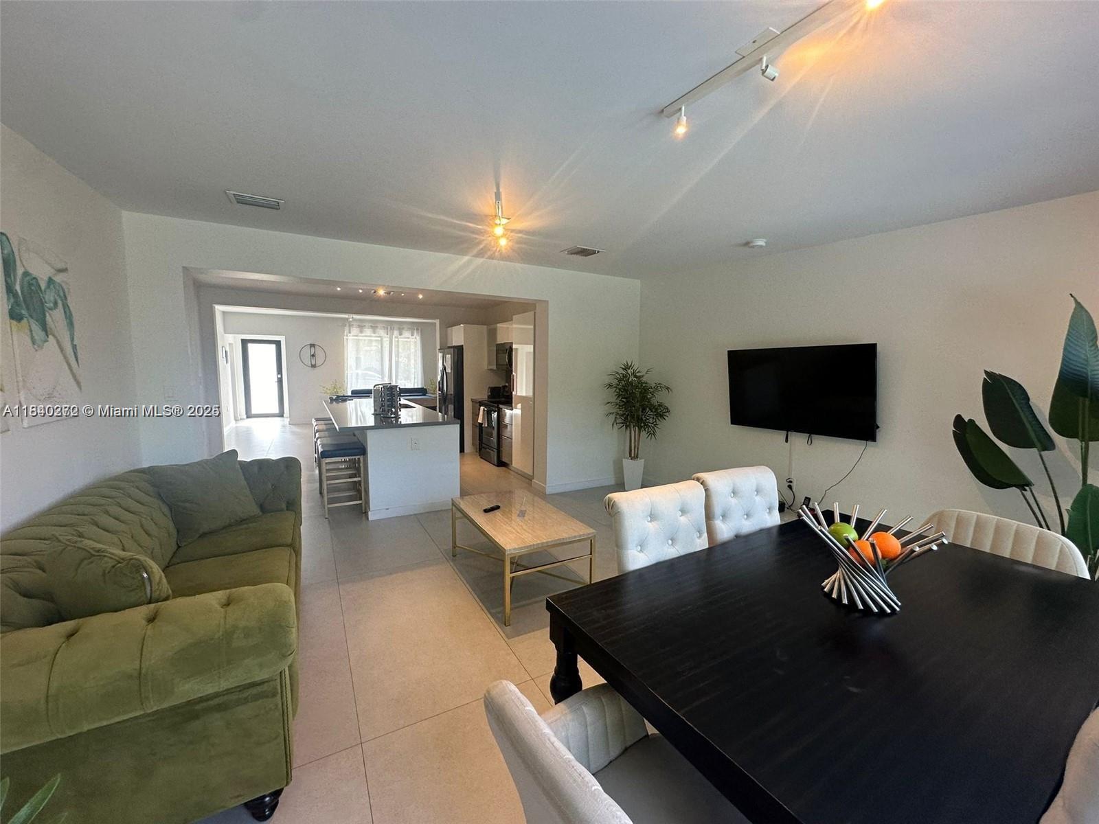 7532 Hispanola Ave, North Bay Village, Florida image 24
