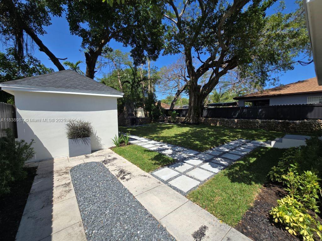1923 NW 48th St, Miami, Florida image 11