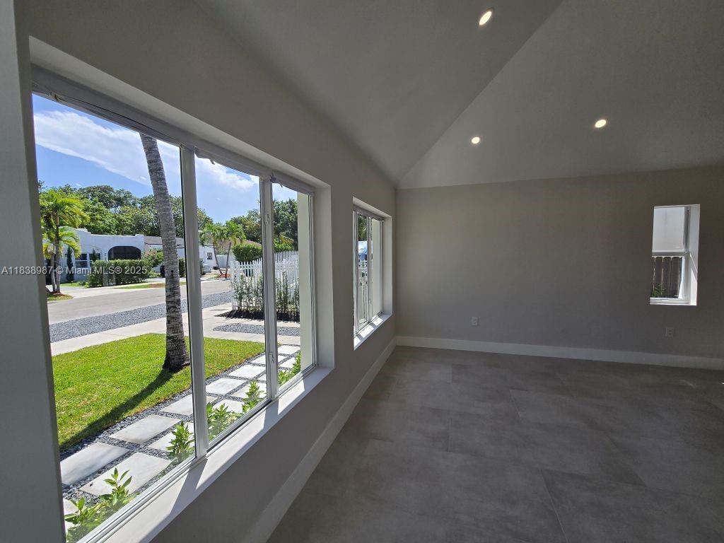 1923 NW 48th St, Miami, Florida image 23