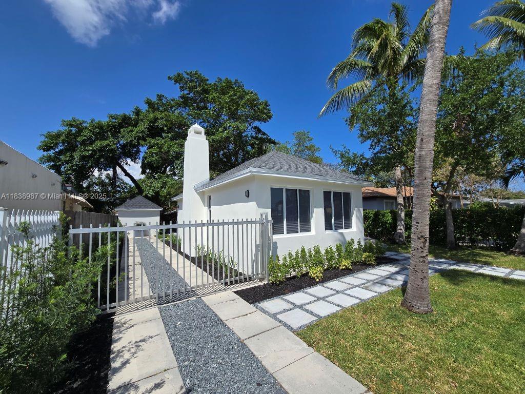 1923 NW 48th St, Miami, Florida image 9