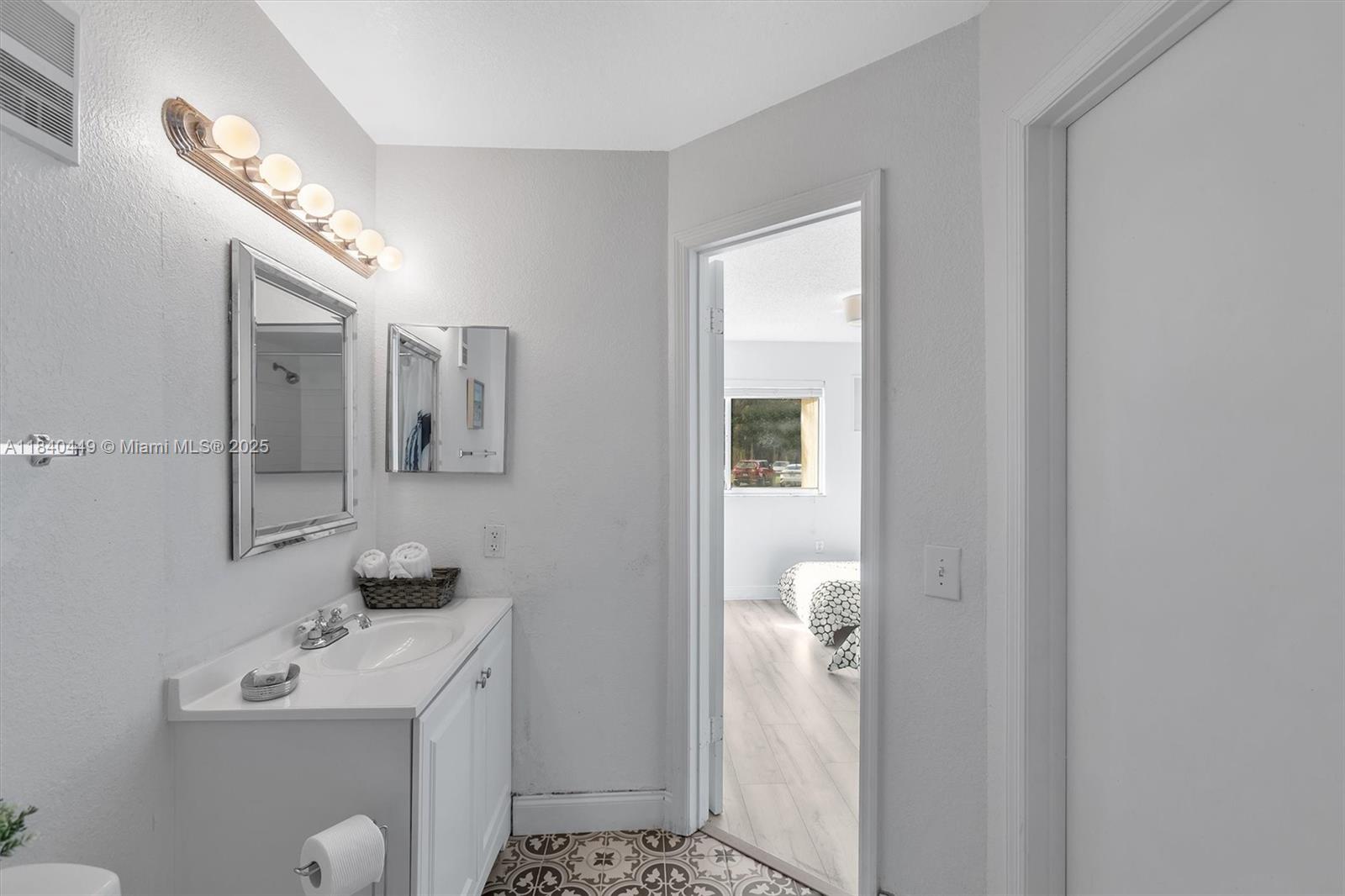 Residential, Sunrise, Florida image 14