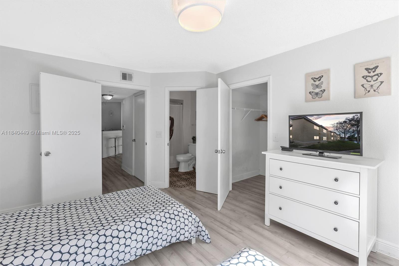 Residential, Sunrise, Florida image 16