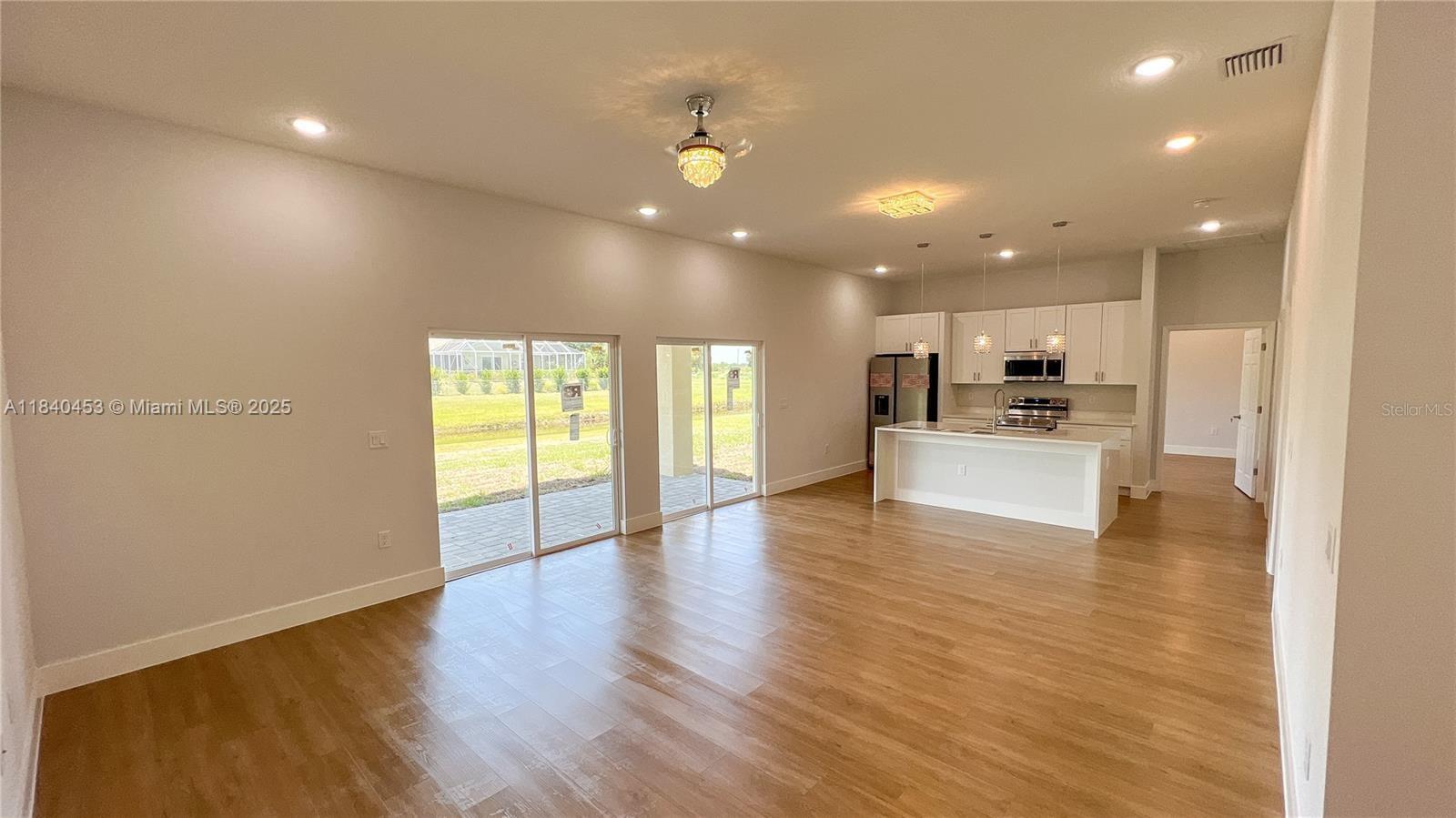 6741 Heavitree Drive, Sebring, Florida image 3