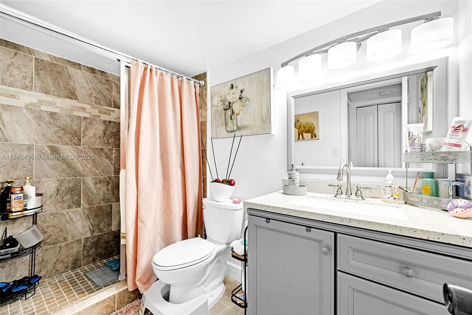 1101 Colony Point Cir #123, Pembroke Pines, Florida image 20