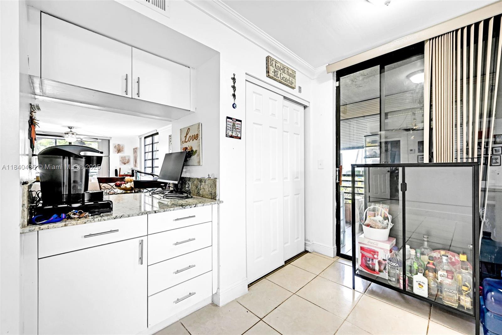1101 Colony Point Cir #123, Pembroke Pines, Florida image 23