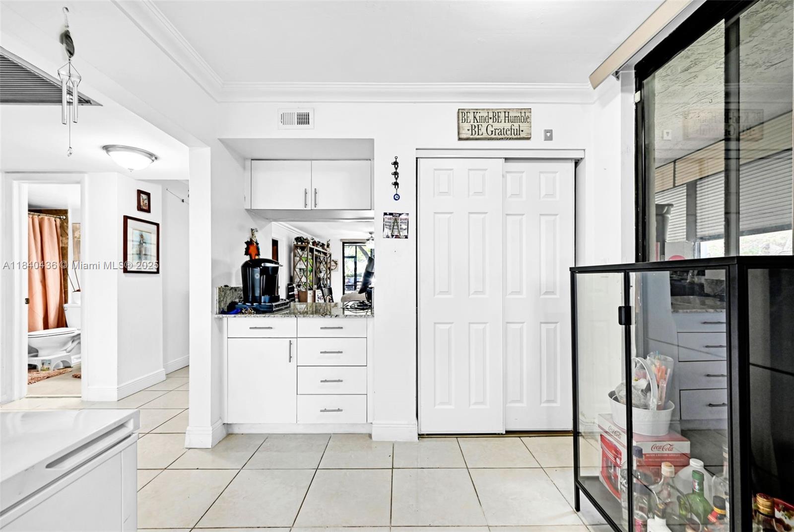1101 Colony Point Cir #123, Pembroke Pines, Florida image 27