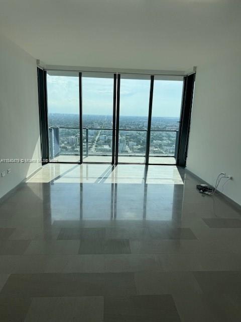 Apartamento para Alugar em Miami, FL
