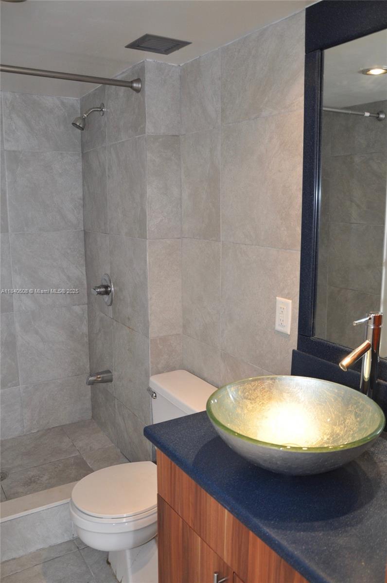 13499 Biscayne Blvd #1011, North Miami, Florida image 10