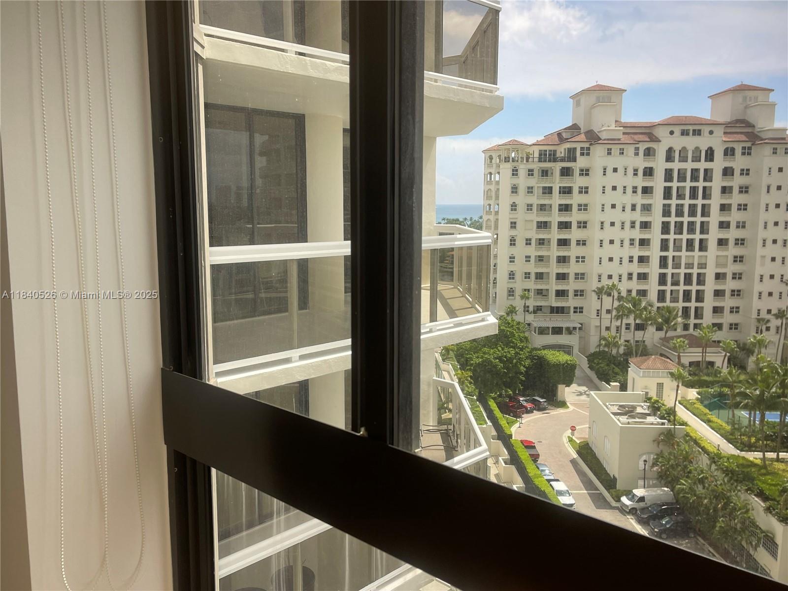 20185 E Country Club Dr #1105, Aventura, Florida image 26