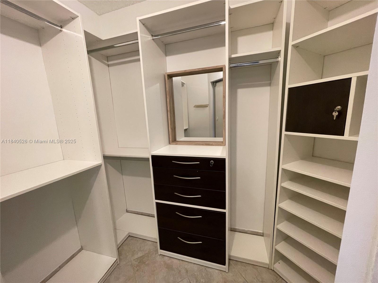 20185 E Country Club Dr #1105, Aventura, Florida image 29