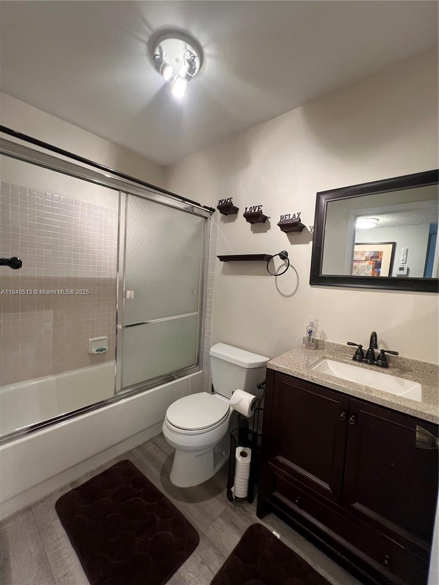 10415 E Clairmont Cir #212, Tamarac, Florida image 9