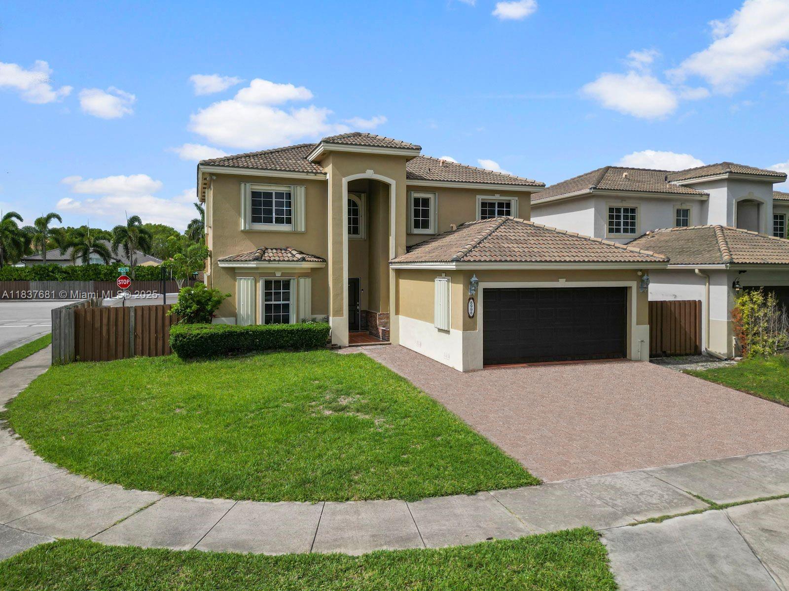 8998 SW 211th Ln, Cutler Bay, Florida image 7