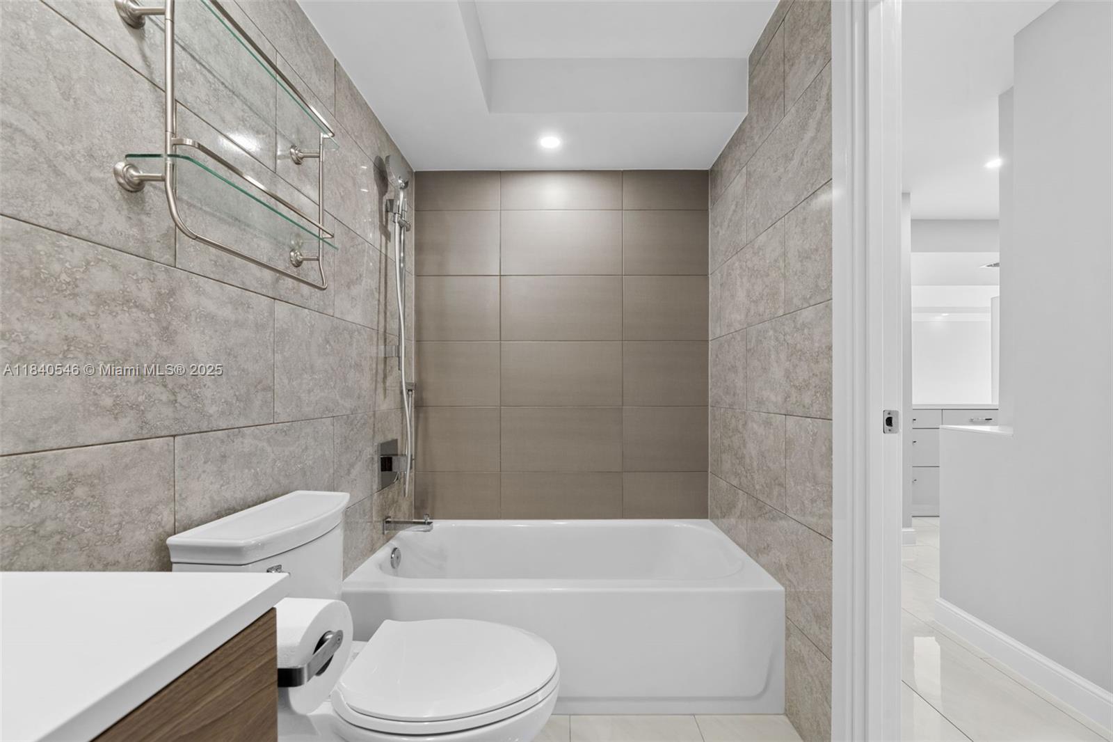 701 Three Islands Blvd #411, Hallandale Beach, Florida image 20