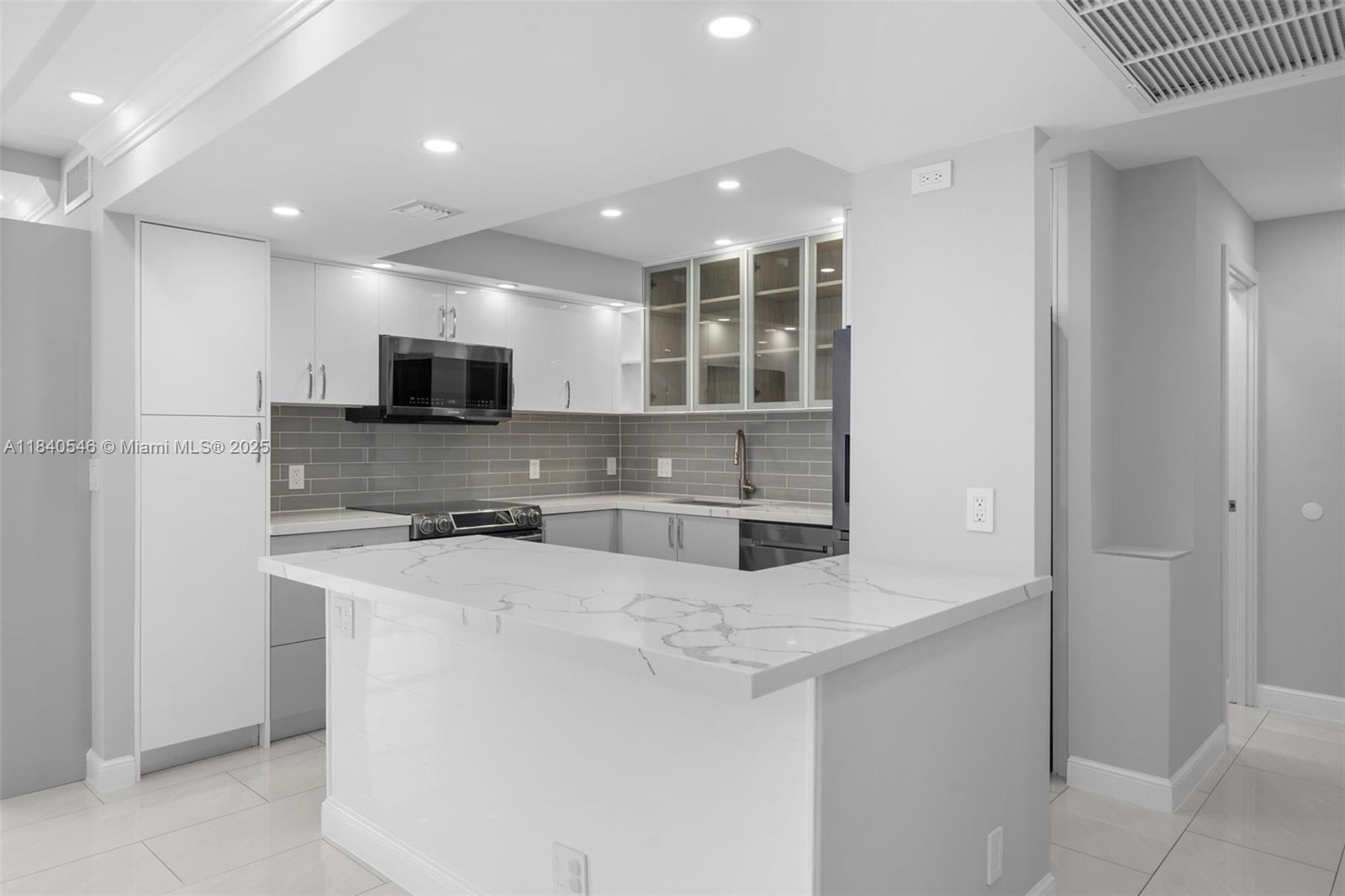 701 Three Islands Blvd #411, Hallandale Beach, Florida image 6