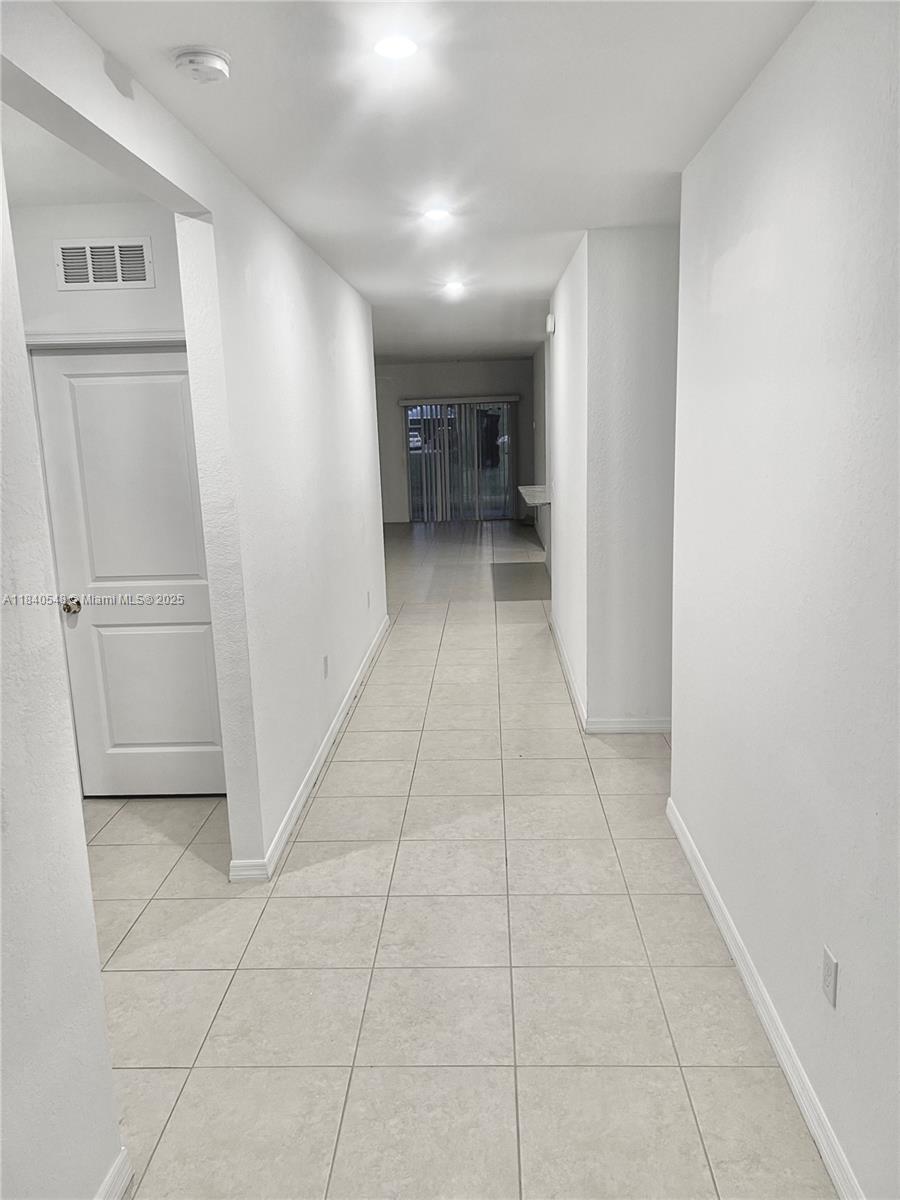 982 SW Alcantarra Blvd, Port St. Lucie, Florida image 2