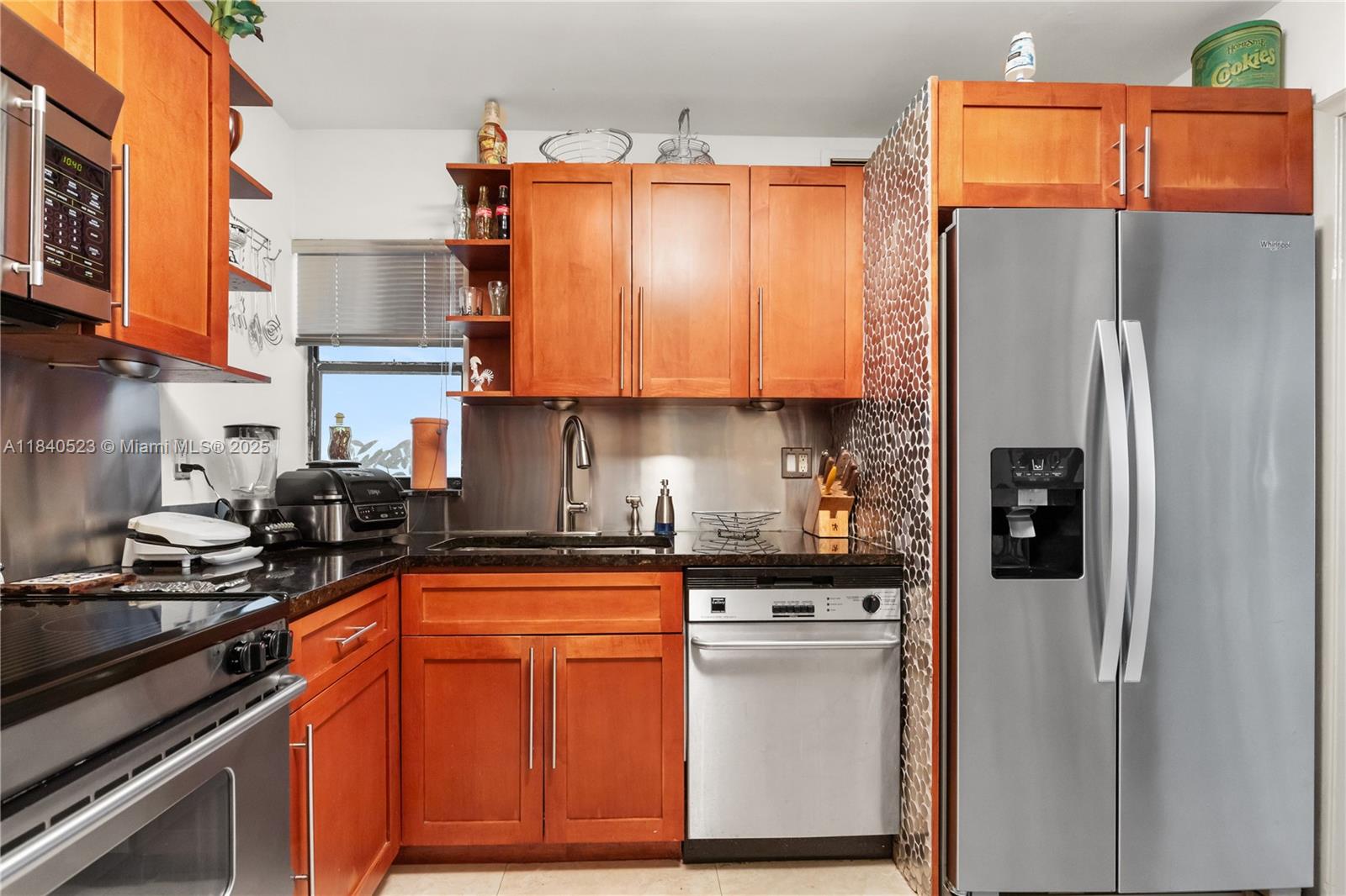 214 Poinciana Dr #204, Sunny Isles Beach, Florida image 24