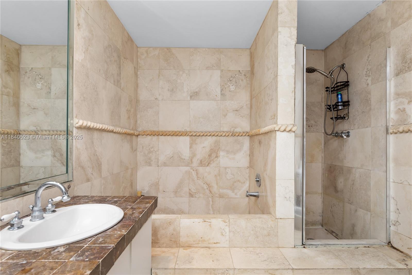 214 Poinciana Dr #204, Sunny Isles Beach, Florida image 32