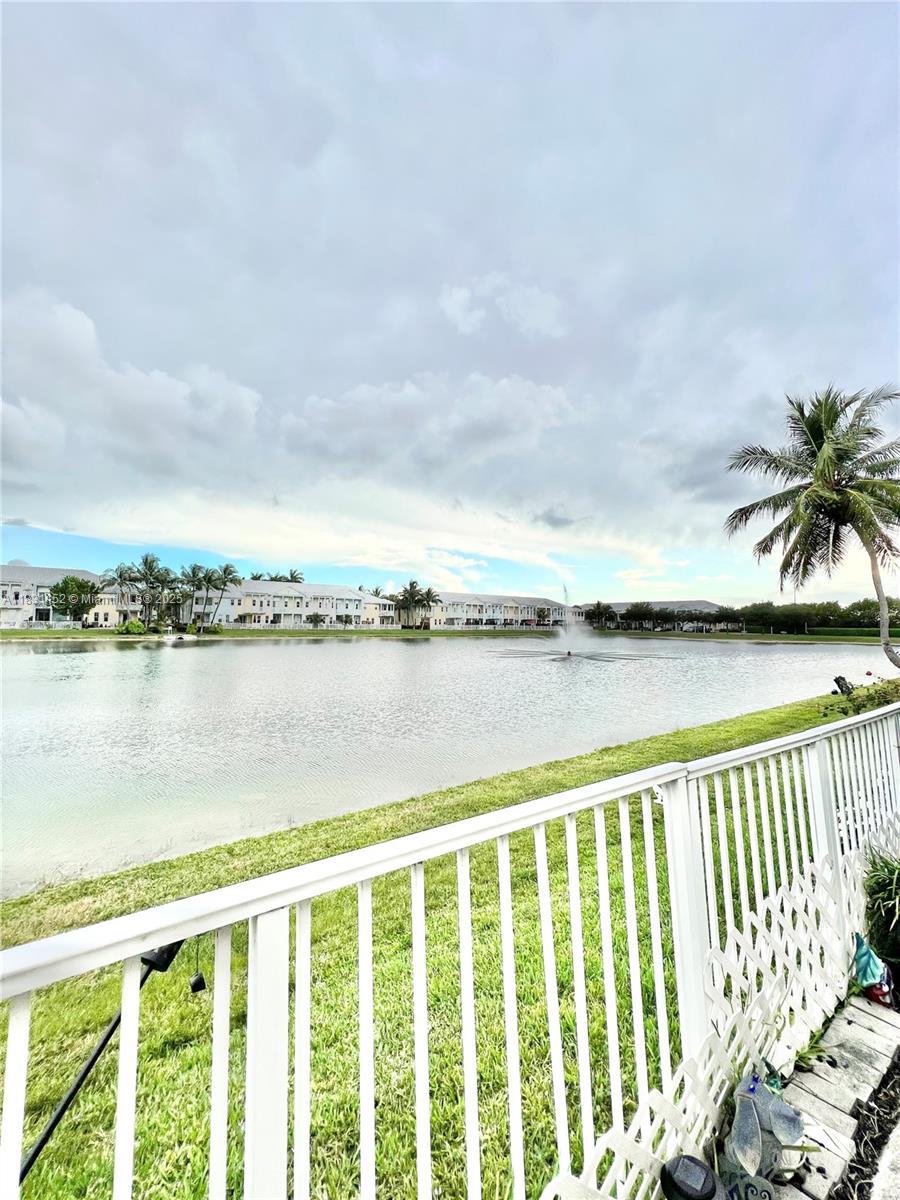 10758 NW 76th Ln, Doral, Florida image 31