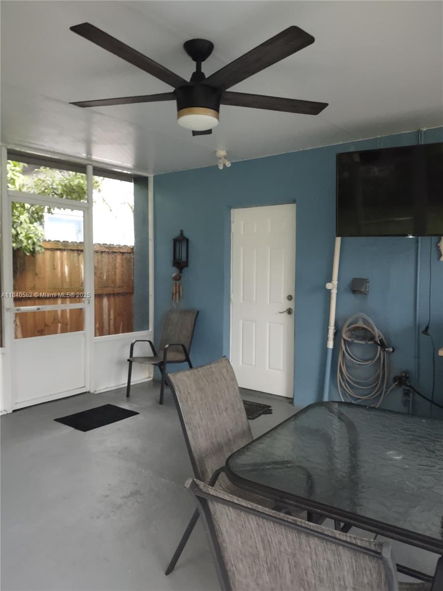 2506 Mayo St, Hollywood, Florida image 13
