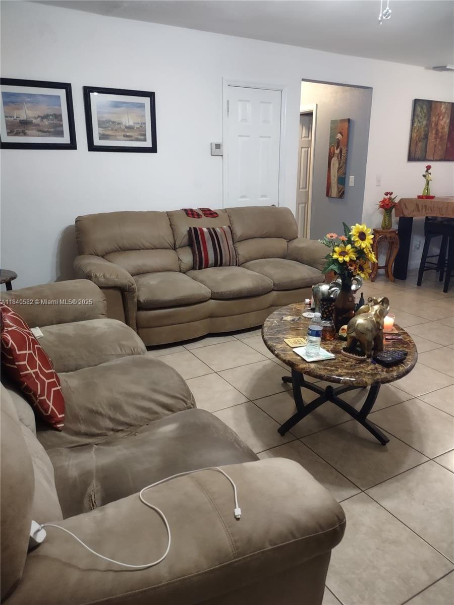 2506 Mayo St, Hollywood, Florida image 9