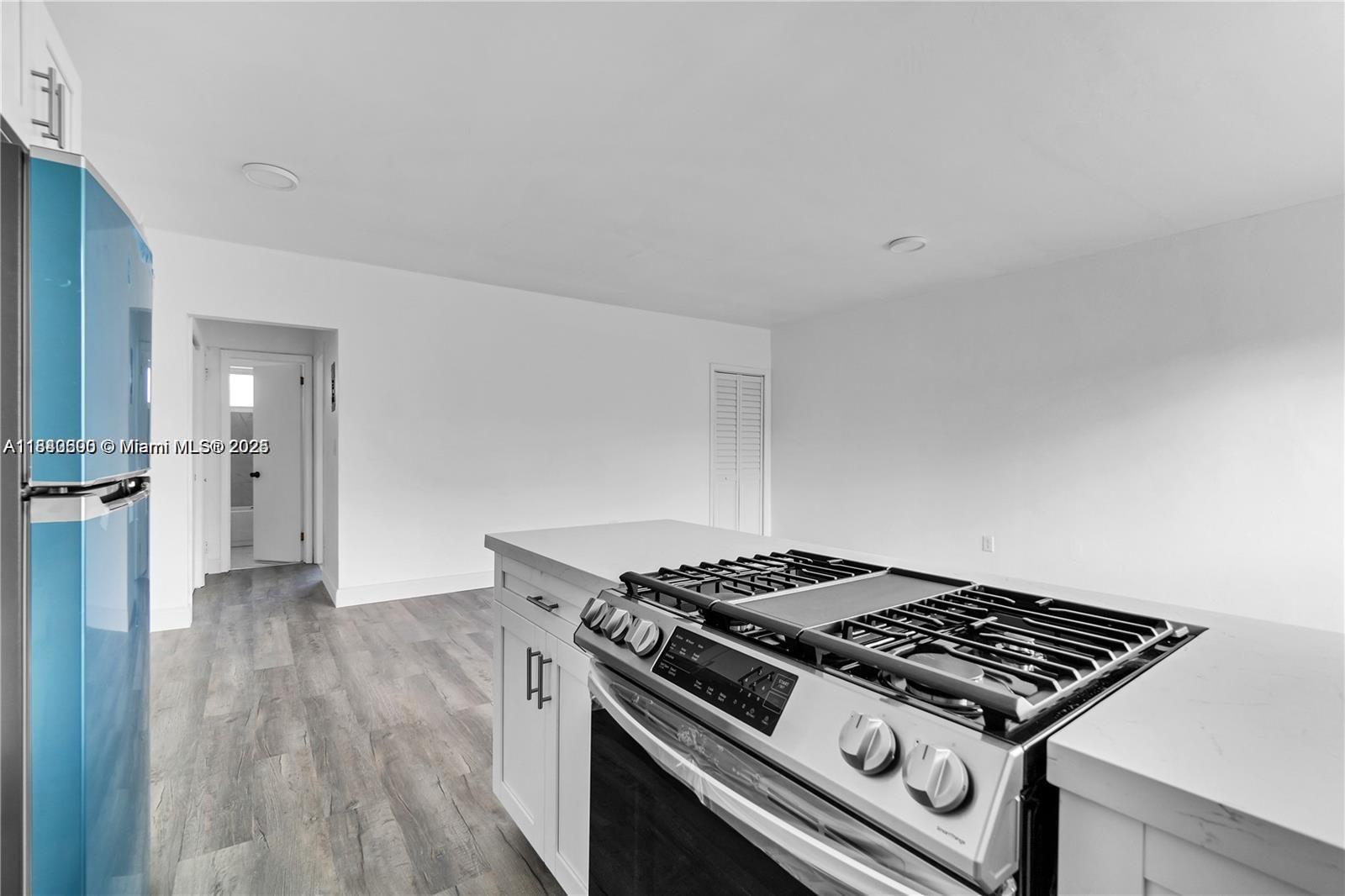 Property photo # 9