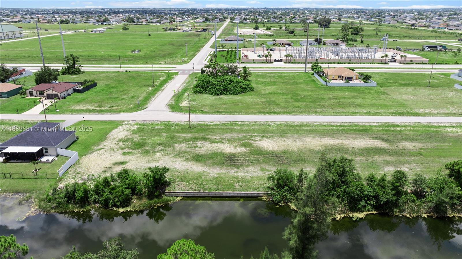 1403 NW 24th Ter, Cape Coral, Florida image 2