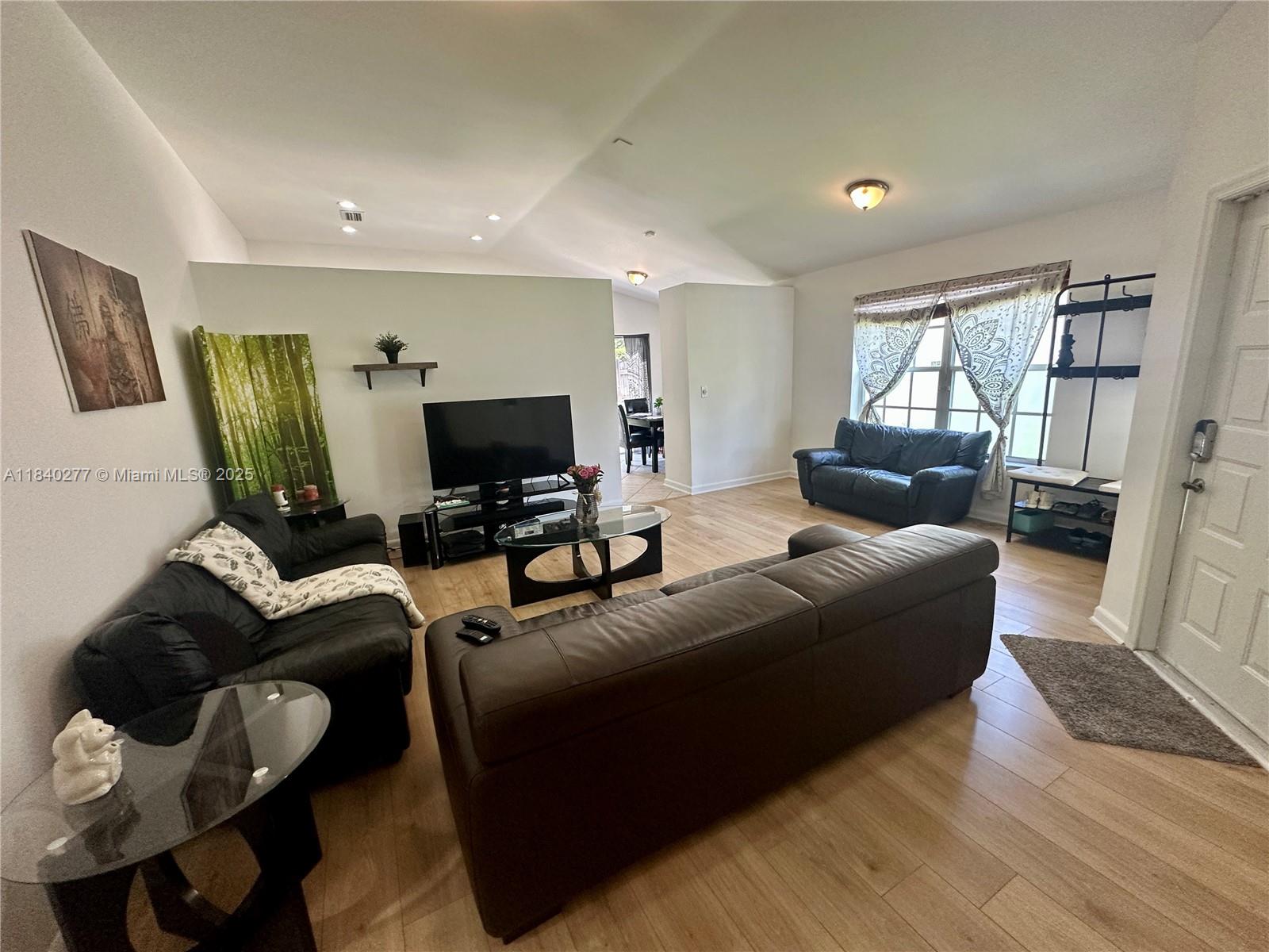 18331 NW 8th St, Pembroke Pines, Florida image 5