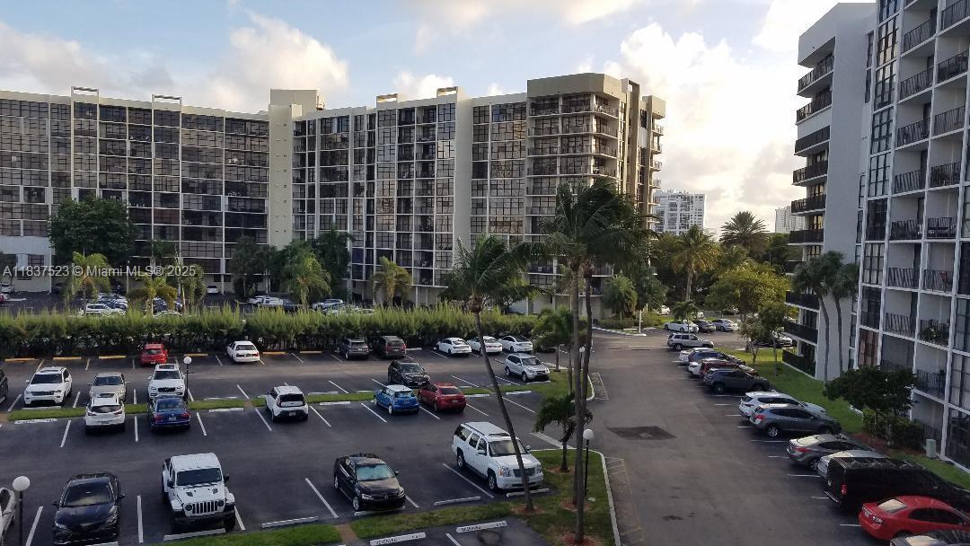 800 Parkview Dr #226, Hallandale Beach, Florida image 3