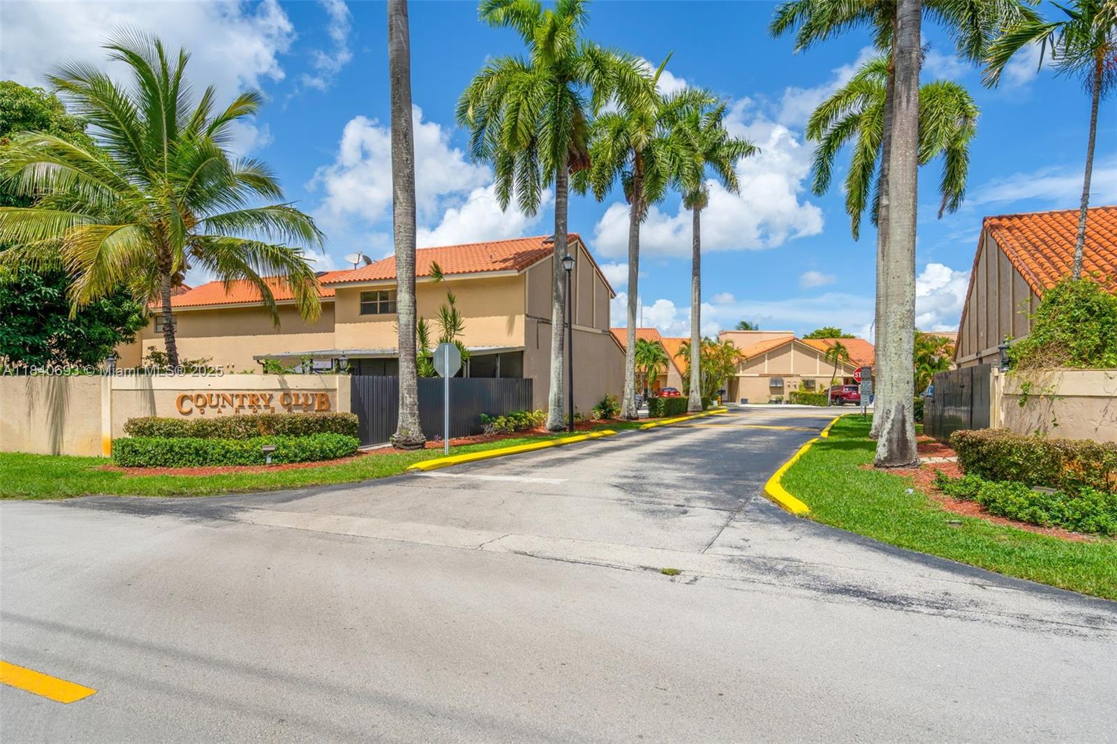 19631 Cypress Ct, Hialeah, Florida image 37