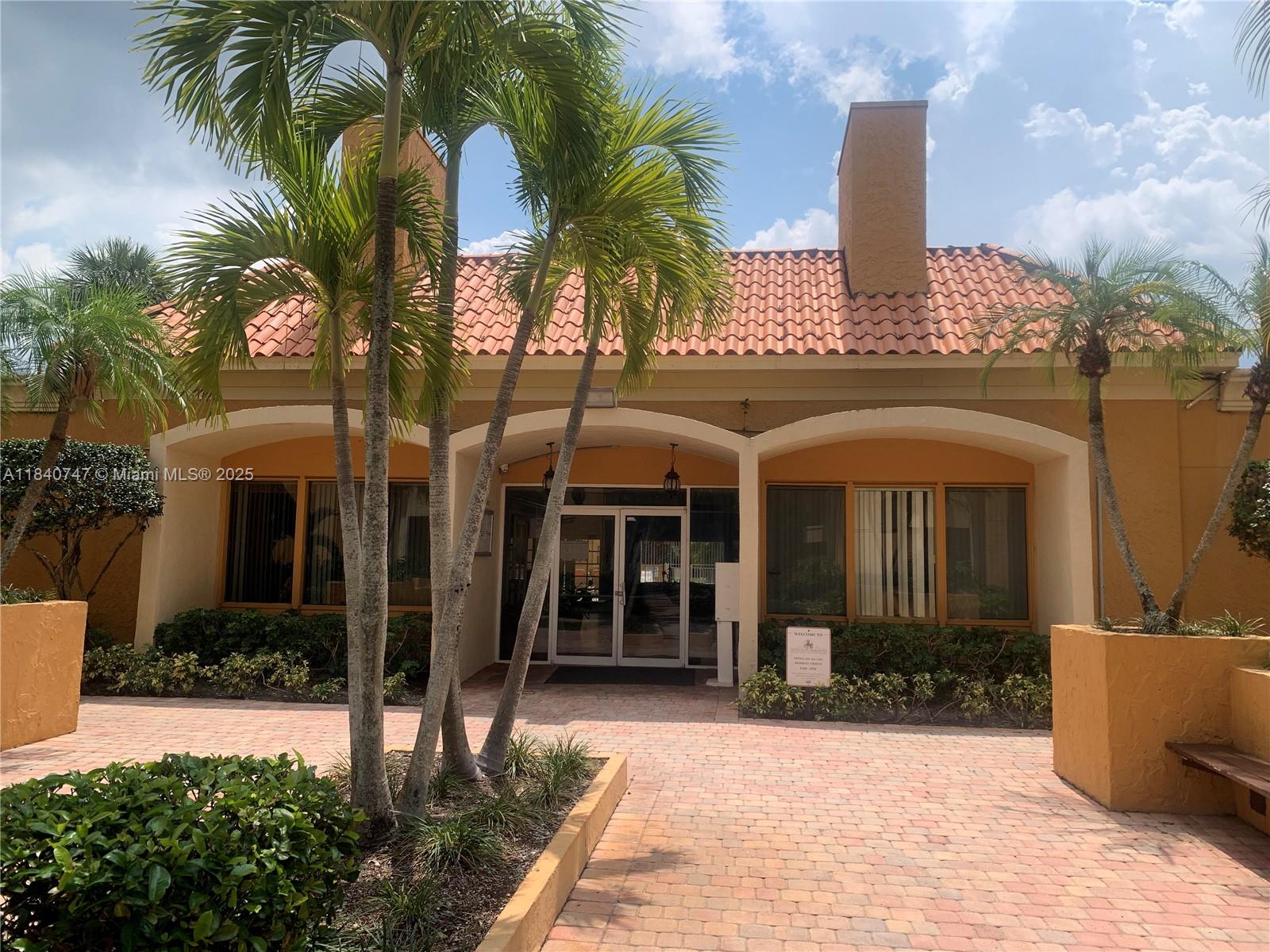 Residential, Hialeah, Florida image 18