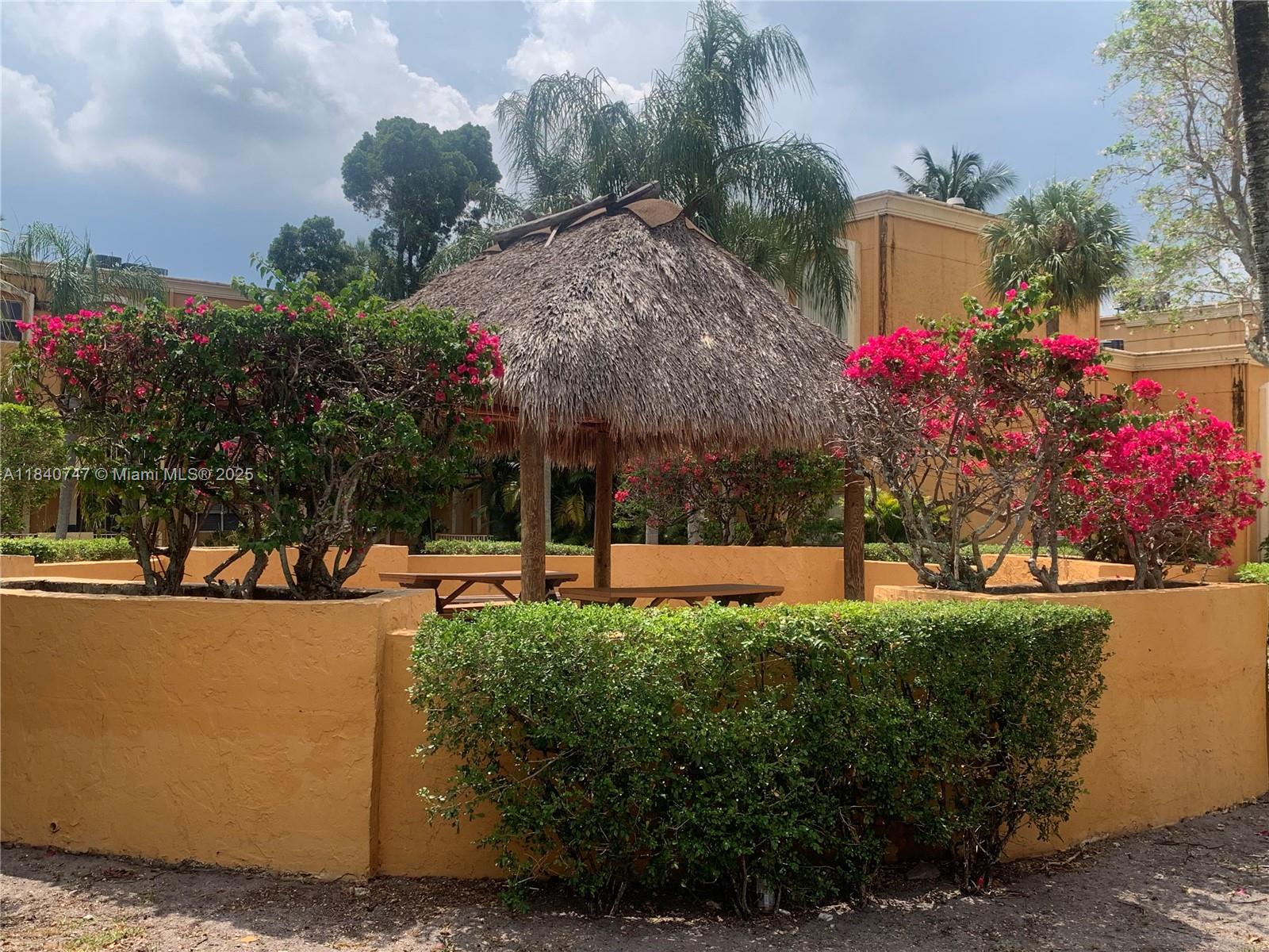 Residential, Hialeah, Florida image 21