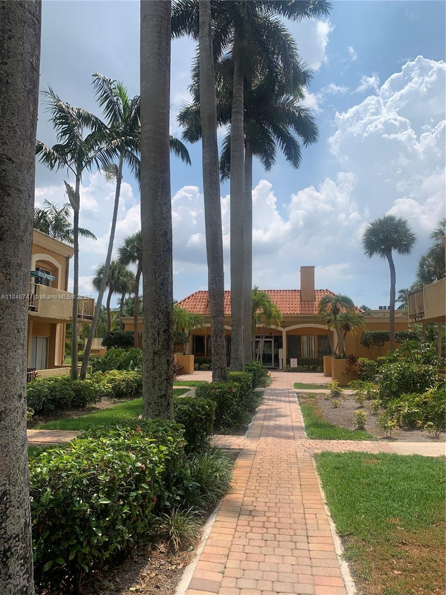 Residential, Hialeah, Florida image 23