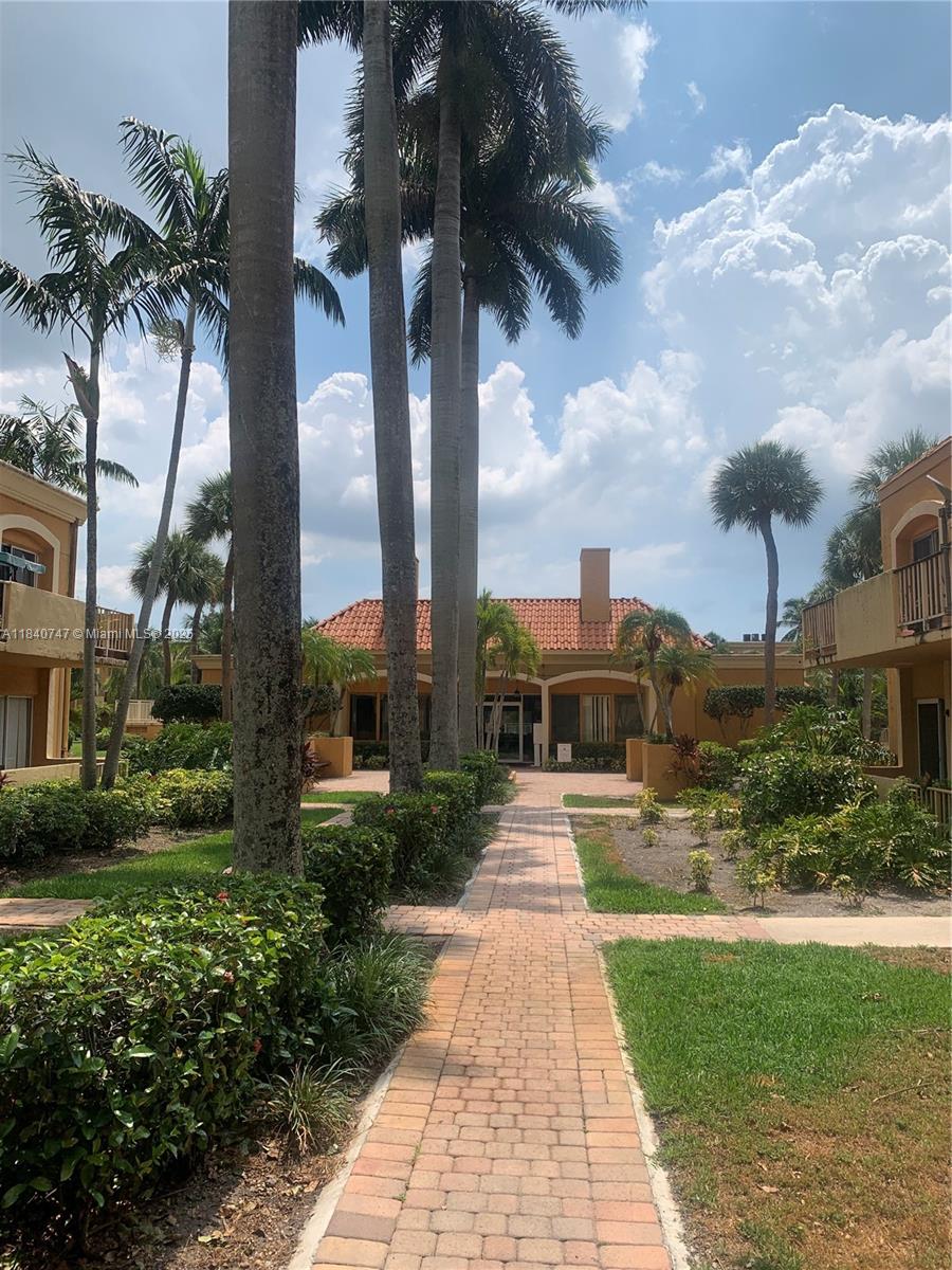 Residential, Hialeah, Florida image 24