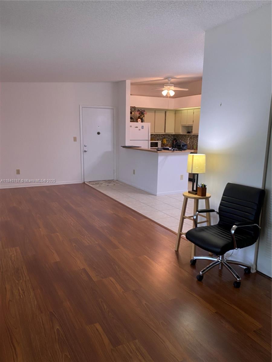 10407 E Clairmont Cir #210, Tamarac, Florida image 2