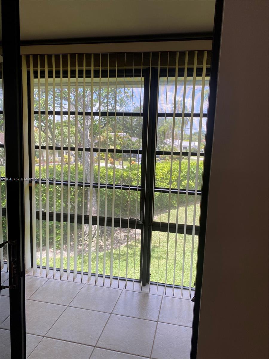 10407 E Clairmont Cir #210, Tamarac, Florida image 5